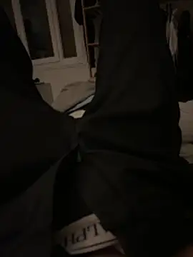 Snapshot of pignoufe chatting on 02-15-26, 11:03 pignoufe online show from 02-15-26, 11:03