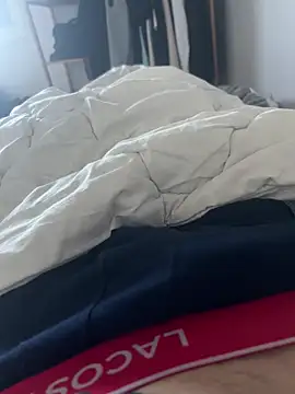 Snapshot of pignoufe chatting on 02-21-26, 07:32 pignoufe online show from 02-21-26, 07:32