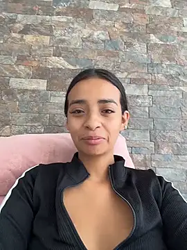 Laura fernandezII online show from 03-03-26, 04:25