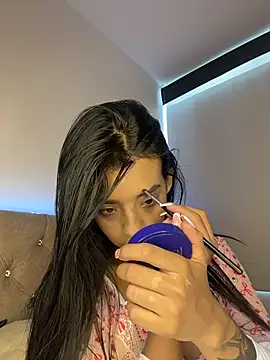 Laura fernandezII online show from 12-16-25, 08:24