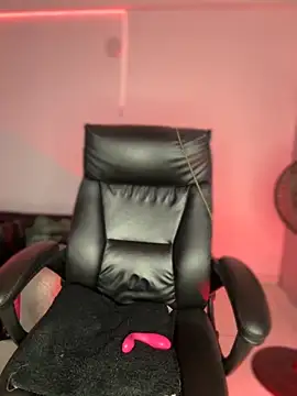 Laura fernandezII online show from 10-07-25, 08:32