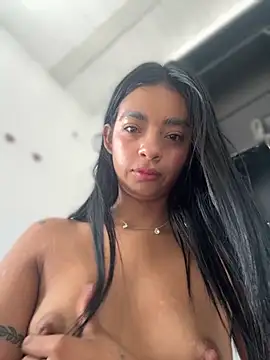 Laura fernandezII online show from 10-19-25, 02:09