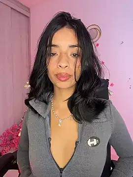 Laura fernandezII online show from 05-28-26, 02:12
