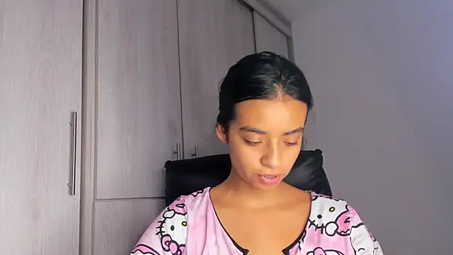 Laura fernandezII online show from 11-26-25, 05:24