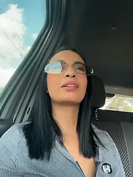 Laura fernandezII online show from 05-06-26, 09:19