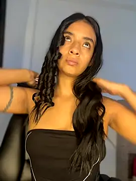 Laura fernandezII online show from 10-16-25, 05:21