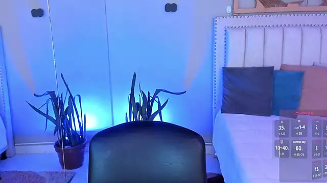 LenaRuiz  online show from 03-12-26, 12:09