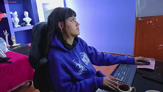  sharlotte777 online show from 11-05-25, 02:20