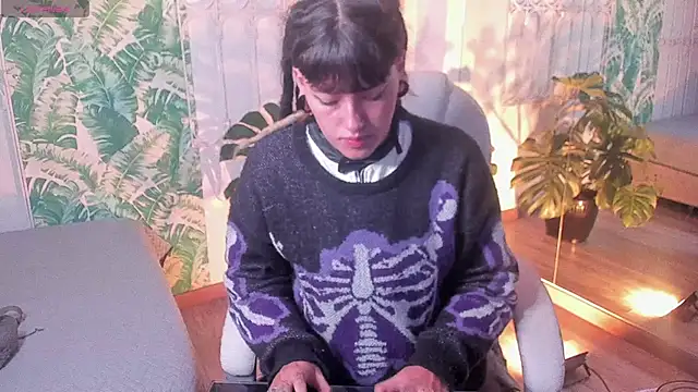  sharlotte777 online show from 12-18-25, 01:26