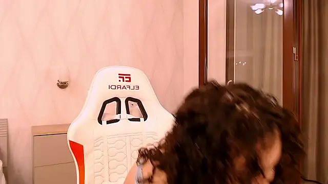 Ann  Cute online show from 12-23-25, 04:01