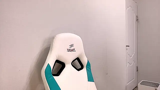 Risalynn online show from 01-19-25, 03:29