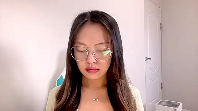 Risalynn online show from 01-20-25, 03:26