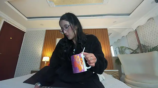 Princess Violett online show from 11-11-25, 02:34