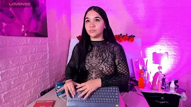 LYAA COLLINS  online show from 09-11-25, 12:05