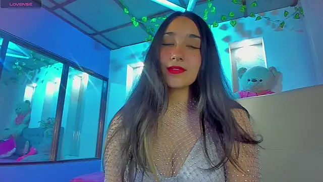 juliieta love online show from 12-30-24, 08:15