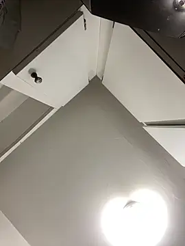 islandvybee55 online show from 04-12-26, 07:22