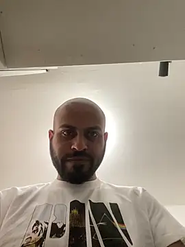 islandvybee55 online show from 04-10-26, 04:14