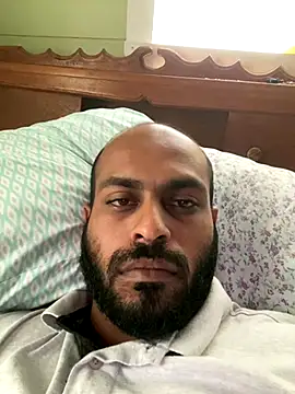 islandvybee55 online show from 11-18-25, 03:48