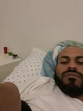 islandvybee55 online show from 02-02-25, 01:45