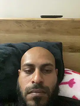 islandvybee55 online show from 03-12-26, 02:43