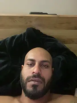 islandvybee55 online show from 04-11-26, 09:24