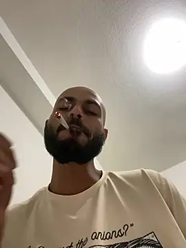 islandvybee55 online show from 03-03-25, 12:56