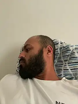 islandvybee55 online show from 03-22-25, 09:42