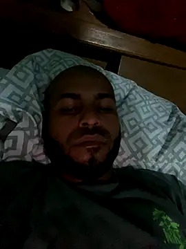 islandvybee55 online show from 10-31-25, 06:54