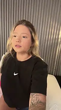 MiaPetit  online show from 03-31-26, 08:11