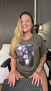 MiaPetit  online show from 02-19-26, 07:55