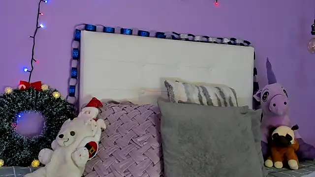 Charlotte11-11 online show from 12-01-25, 03:24