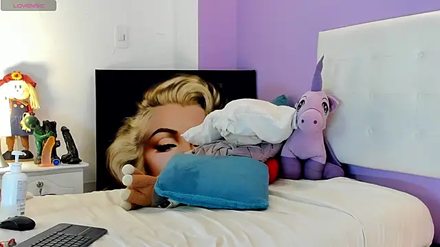 Charlotte11-11 online show from 04-22-26, 03:52