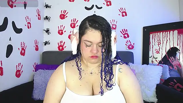 Snapshot of lunitaa0 chatting on 10-16-25, 04:32 lunitaa0 online show from 10-16-25, 04:32