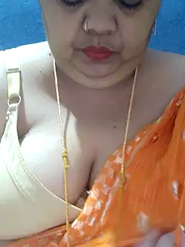 Snapshot of tamilthanushri chatting on 09-16-25, 11:11 tamilthanushri online show from 09-16-25, 11:11