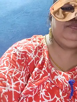 Snapshot of tamilthanushri chatting on 03-12-25, 05:57 tamilthanushri online show from 03-12-25, 05:57
