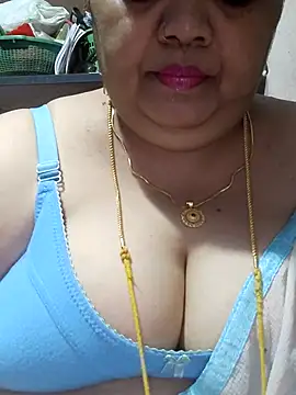 Snapshot of tamilthanushri chatting on 10-05-25, 08:43 tamilthanushri online show from 10-05-25, 08:43