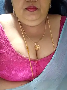 Snapshot of tamilthanushri chatting on 10-09-25, 01:55 tamilthanushri online show from 10-09-25, 01:55