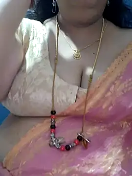 Snapshot of tamilthanushri chatting on 10-12-25, 07:21 tamilthanushri online show from 10-12-25, 07:21