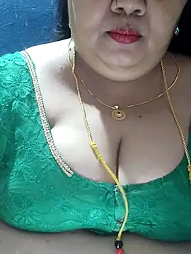Snapshot of tamilthanushri chatting on 10-05-25, 04:03 tamilthanushri online show from 10-05-25, 04:03
