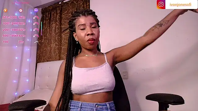 Snapshot of ivonjoness chatting on 01-19-26, 03:32 ivonjoness online show from 01-19-26, 03:32