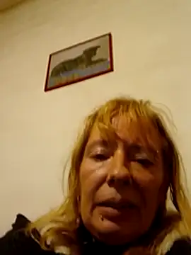 Snapshot of Ladykiss833 chatting on 11-24-25, 06:30 Ladykiss833 online show from 11-24-25, 06:30