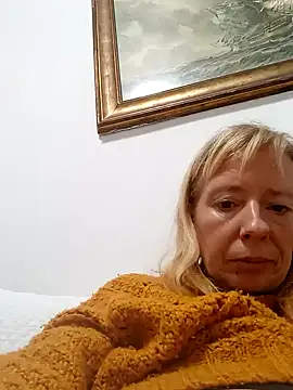 Snapshot of Ladykiss833 chatting on 10-01-25, 10:35 Ladykiss833 online show from 10-01-25, 10:35