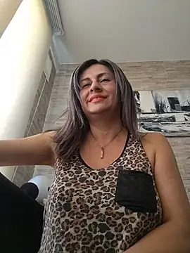 Latiinvenushot online show from 05-27-26, 05:09
