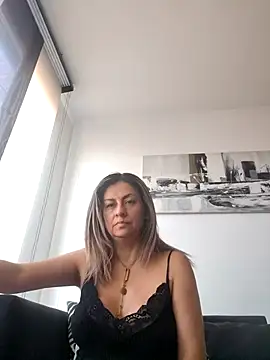 Latiinvenushot online show from 03-25-26, 01:43