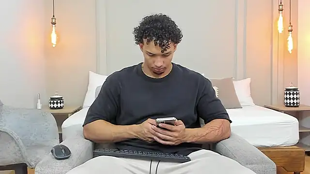 Snapshot of Dominick_star chatting on 02-07-25, 04:06 Dominick star online show from 02-07-25, 04:06
