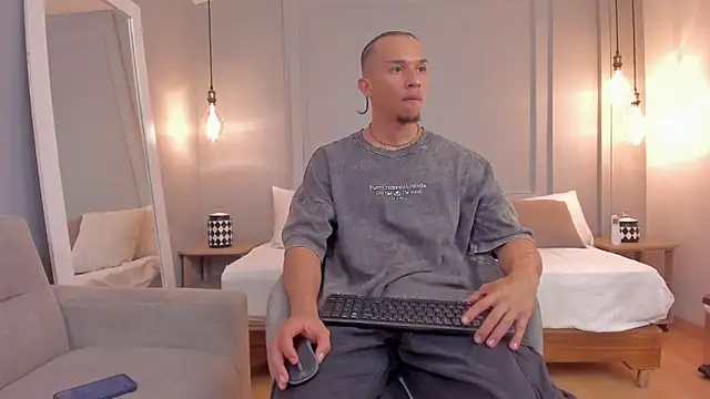 Dominick star online show from 11-10-25, 04:17