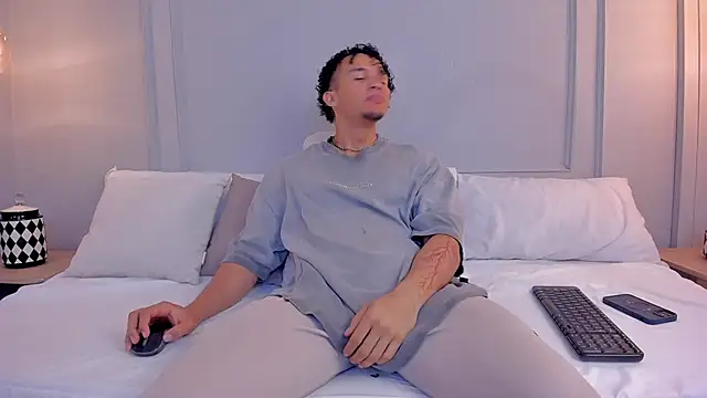 Dominick star online show from 11-27-25, 04:02