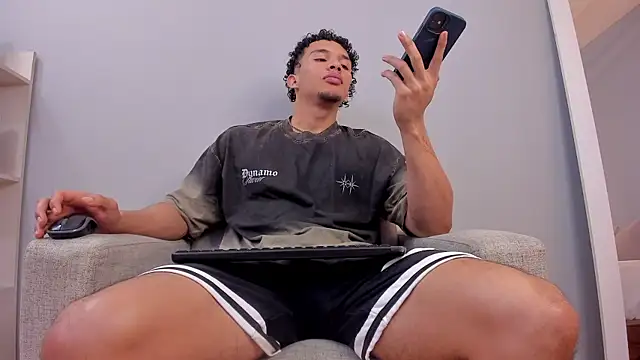 Dominick star online show from 12-17-25, 04:17