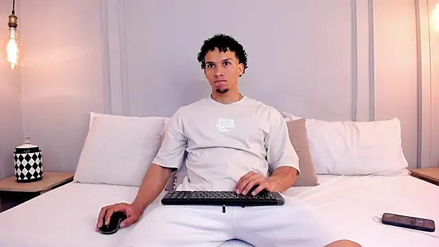 Dominick star online show from 12-16-25, 03:33