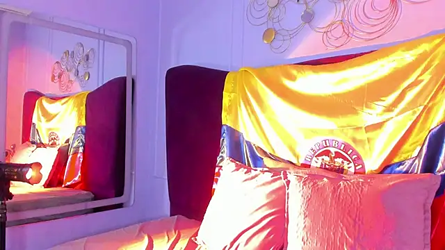 Sofi Fox  online show from 06-12-26, 03:15